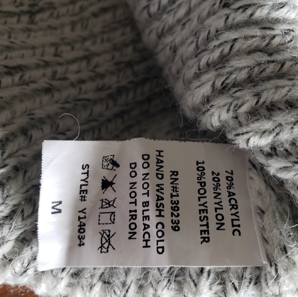 Do & Be Bell Sleeve Choker Sweater Size Medium - Picture 6 of 7